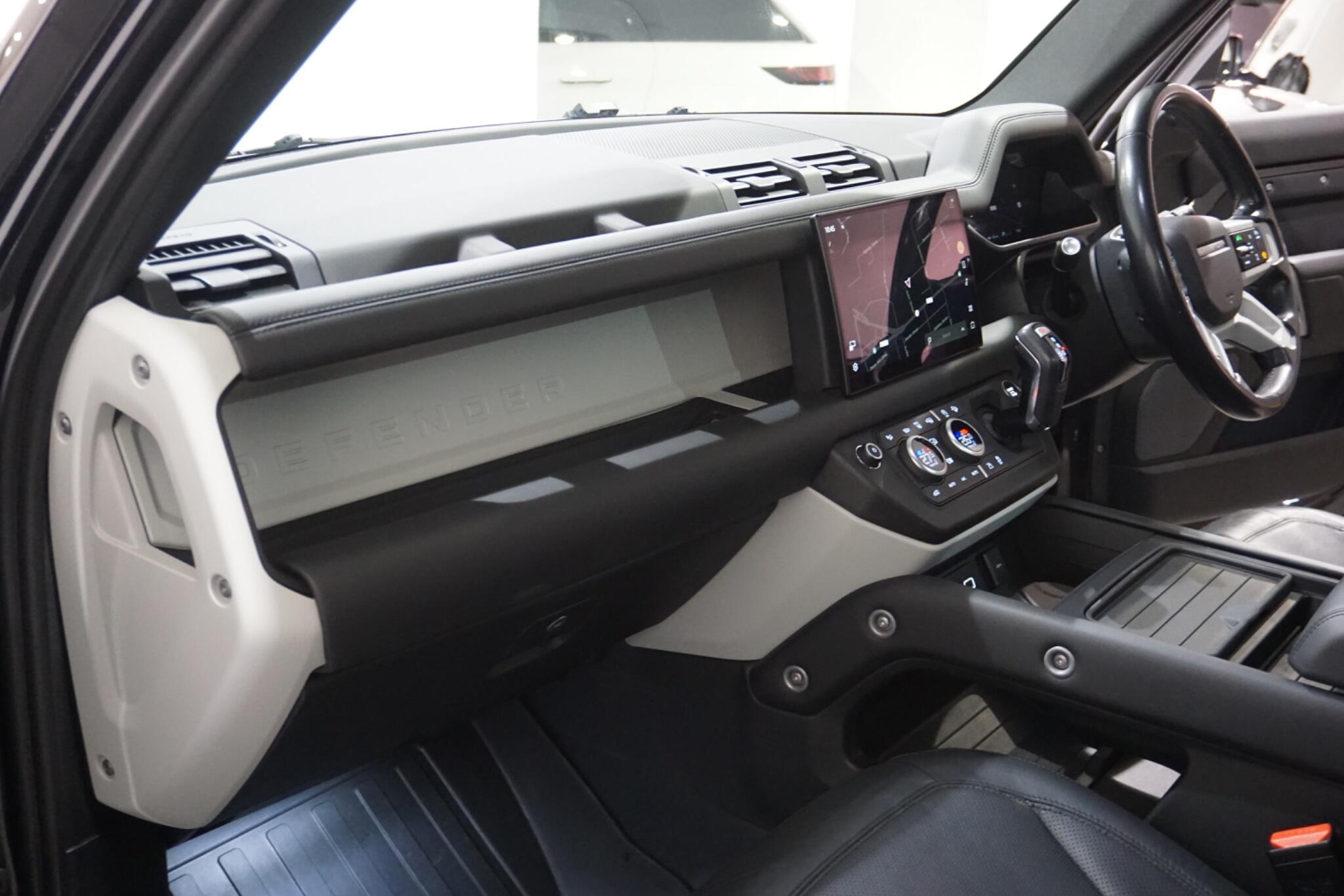 Land Rover Defender 110 3.0 D250 MHEV HSE Hard Top SUV 5dr Diesel Auto 4WD MWB Euro 6 (s/s) (250 ps)